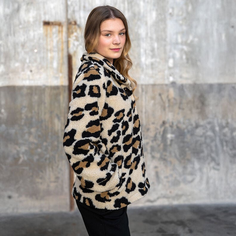 Sherpa Pelúcia Teddy Padrão Leo – amêndoa/preto,  image number 6