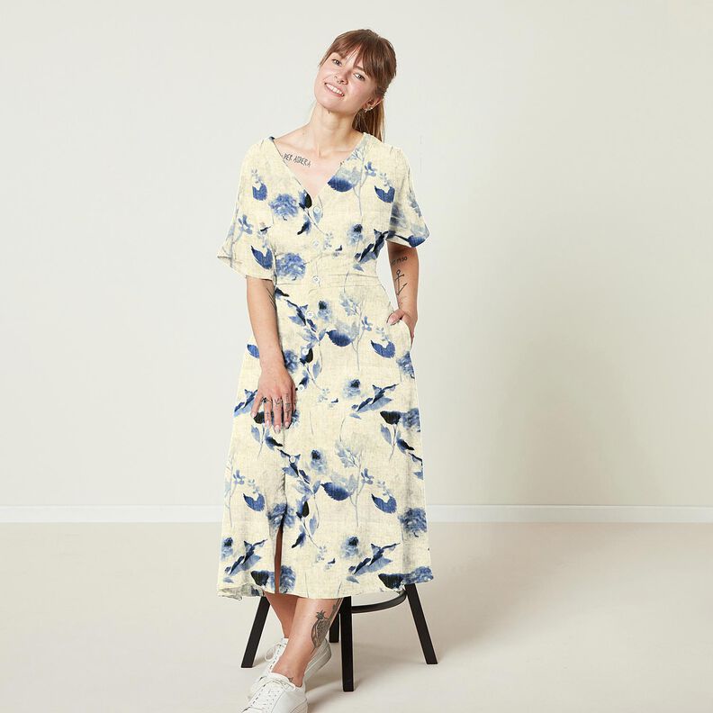 Mix de linho e viscose Rosas em aguarela – natural/azul-marinho,  image number 5